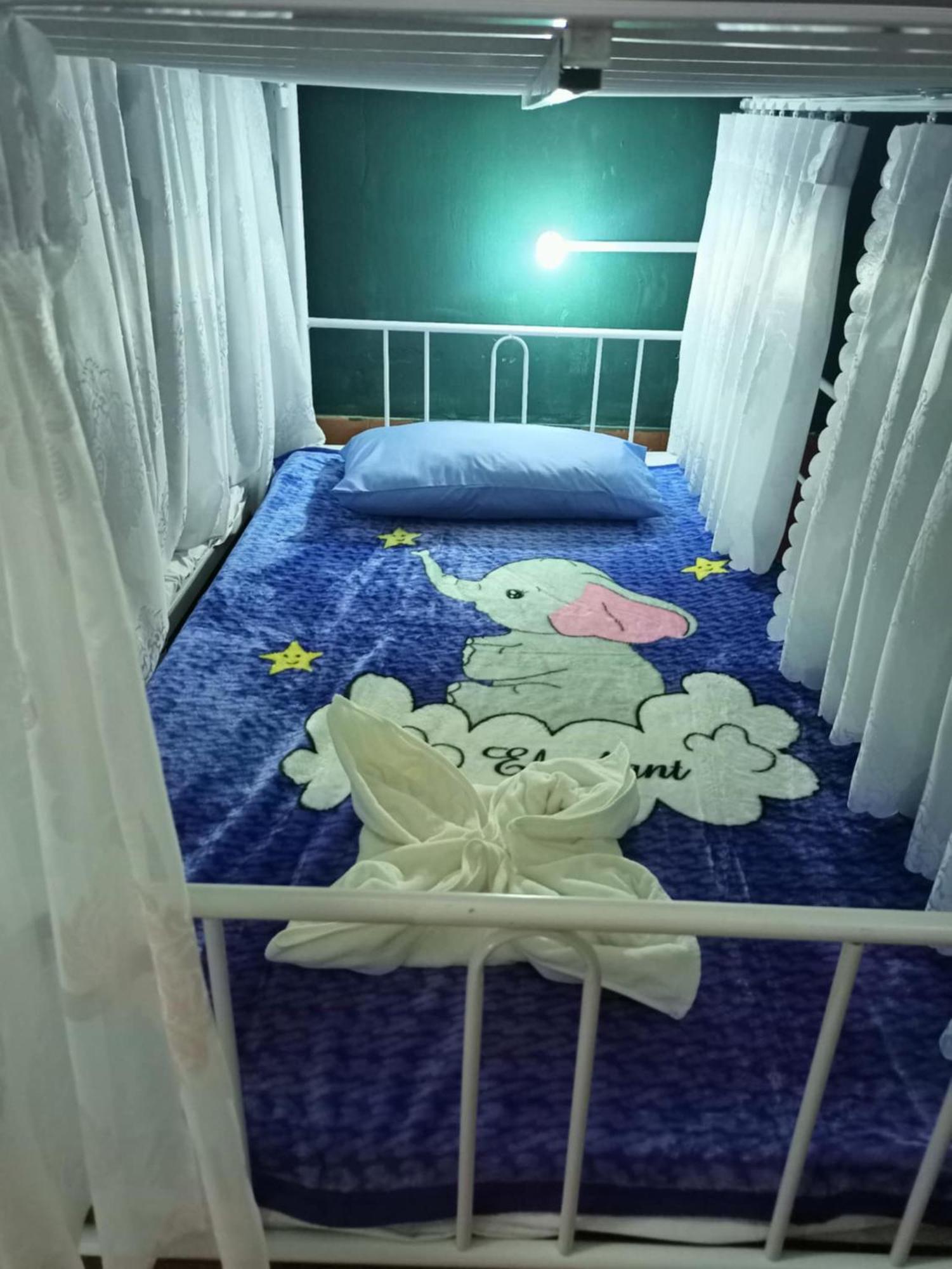 Hostel Neva Paris Pakse Esterno foto